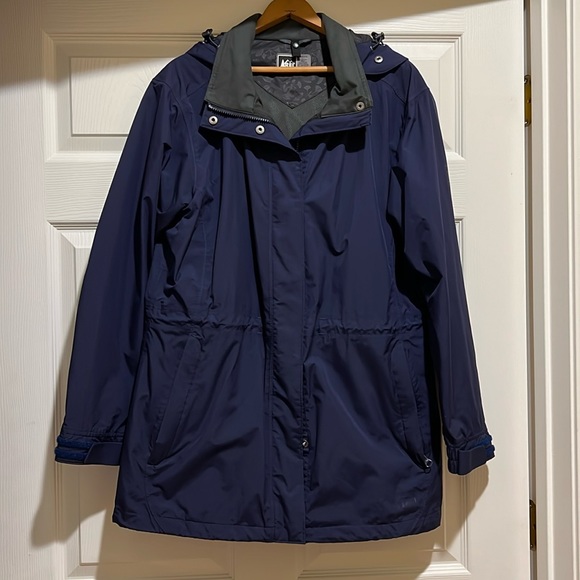 REI Jackets & Blazers - REI Women’s lightweight hooded jacket. Good condition.